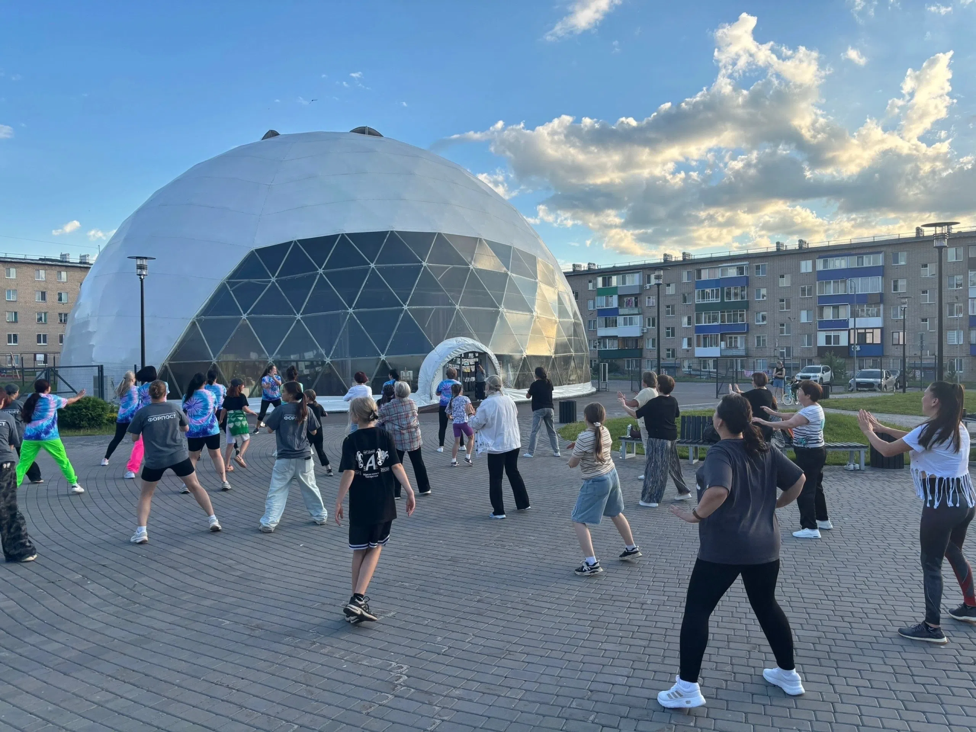 В Менделеевске участницы собрались на тренировку в рамках летнего проекта «Купол. Фит»