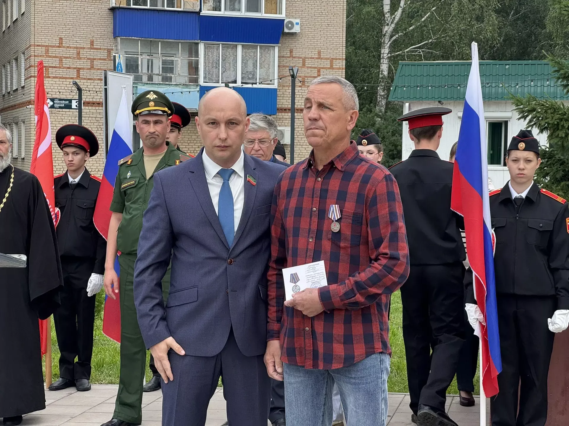 В Менделеевске прошёл митинг в День ветерана боевых действий