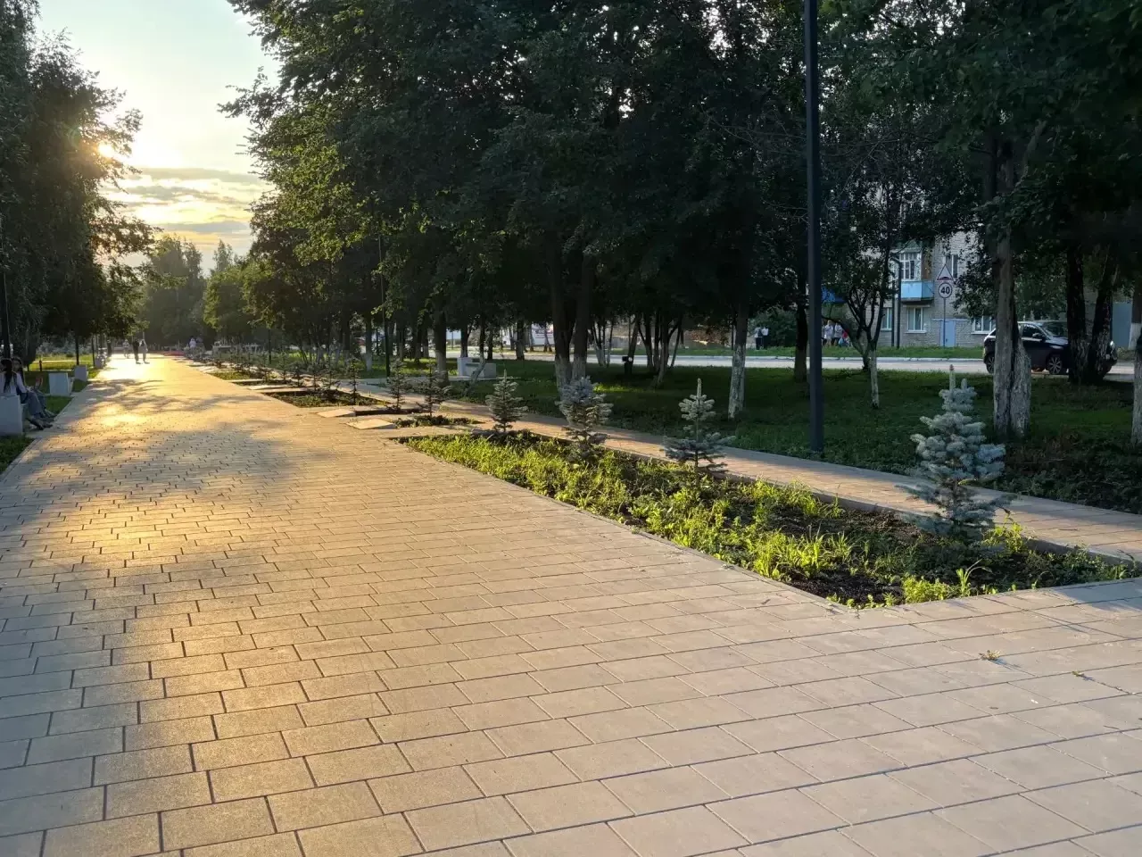 Глава Менделеевского района провёл вечерний обход городских парков
