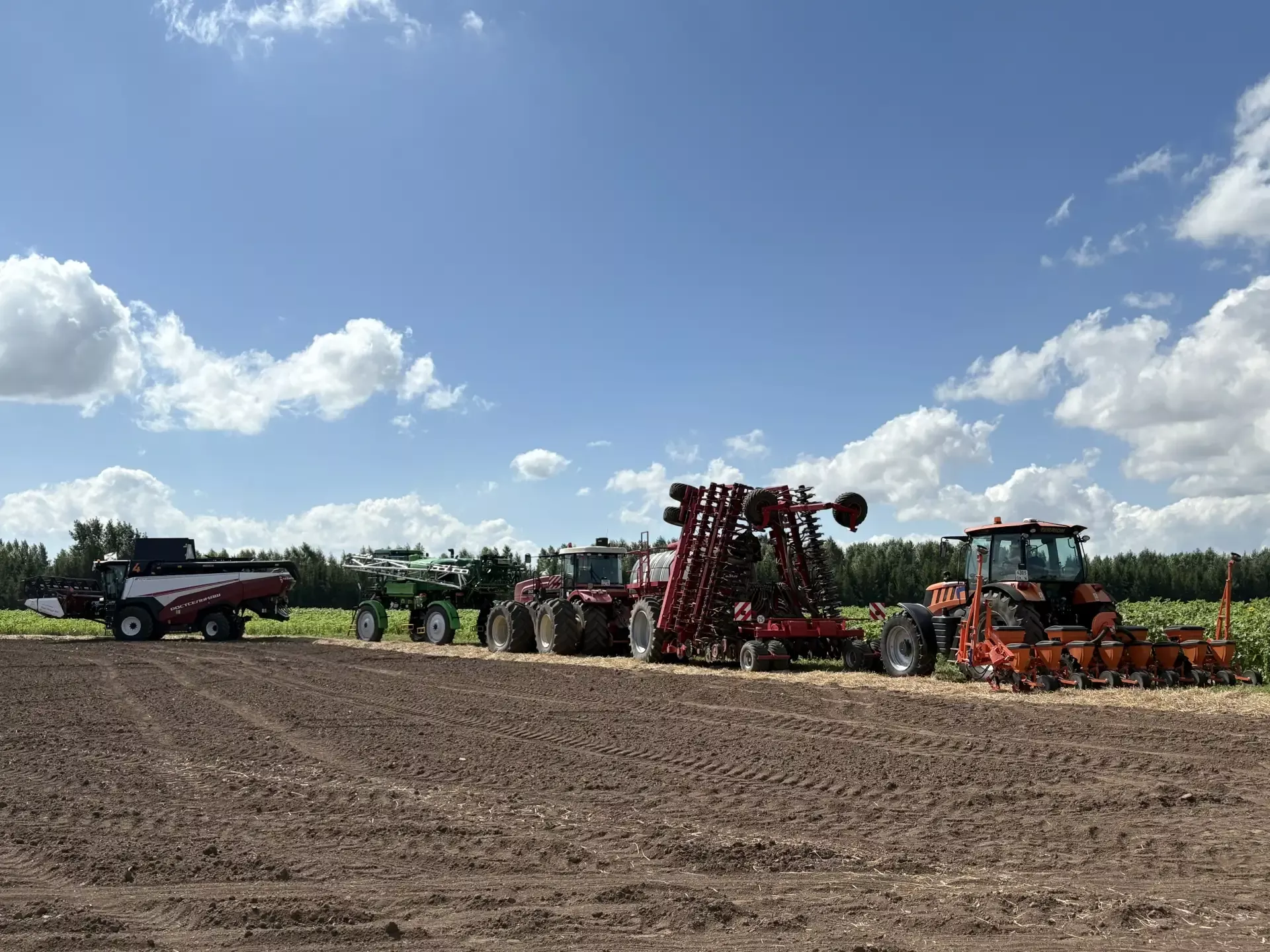 Глава Менделеевского района поделился опытом цифрового исследования полей на семинаре аграриев