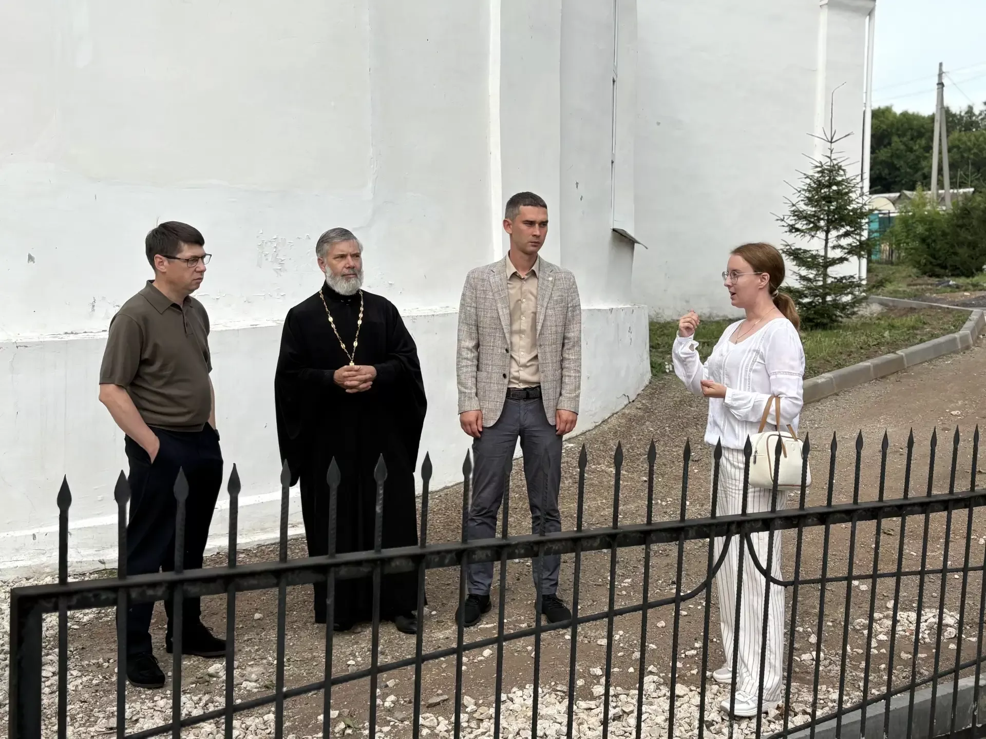 Глава Менделеевского района и руководители «Татмедиа» посетили храм в селе Тихие горы