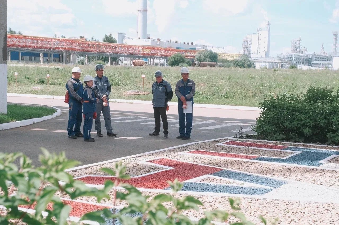 На «Аммонии» подвели итоги конкурса на лучшее летнее оформление территорий цехов