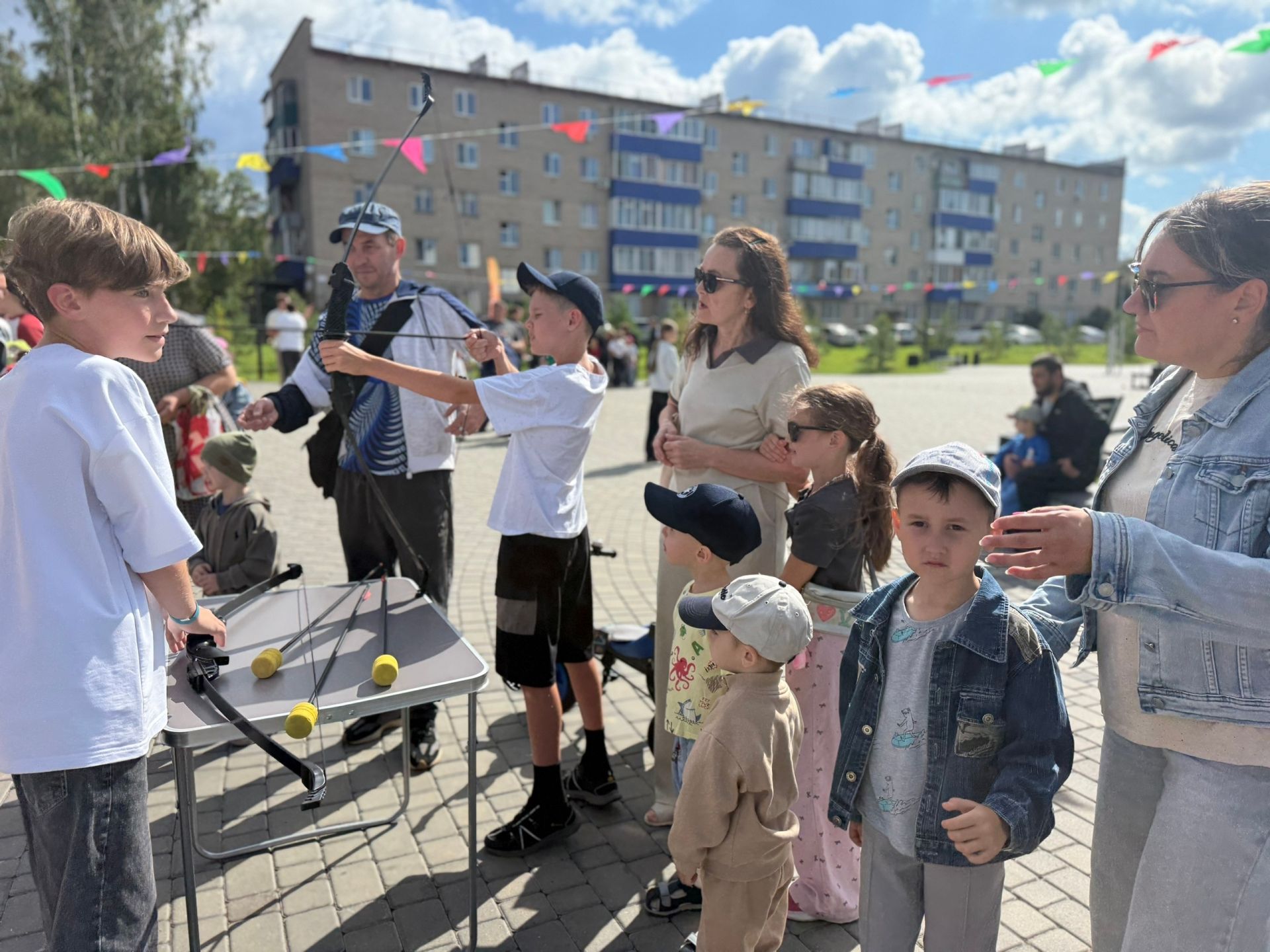 В Менделеевске прошел яркий семейный праздник, посвященный началу учебного года