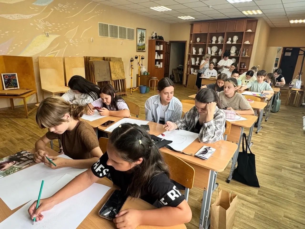 В Детской школе искусств Менделеевска прошёл фестиваль «Мой папа — Герой»