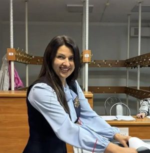 Секретарь ТИК Менделеевска Людмила Будник проголосовала на участке №1925