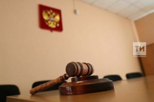 В Татарстане будут судить мужчину, который провез полицейского на капоте иномарки