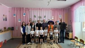 Юл билгеләре илендә: Песәй мәктәбендә ЮХИДИне әтиләр һәм кунаклар белән бергә өйрәнделәр