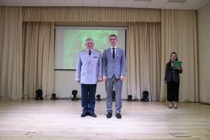 Район башлыгы Роберт Искәндәров ведомство медале белән бүләкләнде