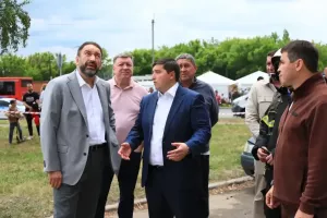 Премьер-министр Татарстана Алексей Песошин прибыл в Нижнекамск после атаки БПЛА