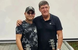 Дуэт «Баркас» из Менделеевска рассказал о своём творчестве и живом звуке