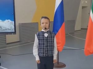 В Менделеевске избирательный участок открыли исполнением трёх гимнов