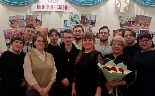 «Листая страницы прошлых лет»: в ДШИ прошел вечер встречи выпускников