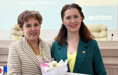 Сотрудников «Менделеевских новостей» поздравили с профессиональным праздником
