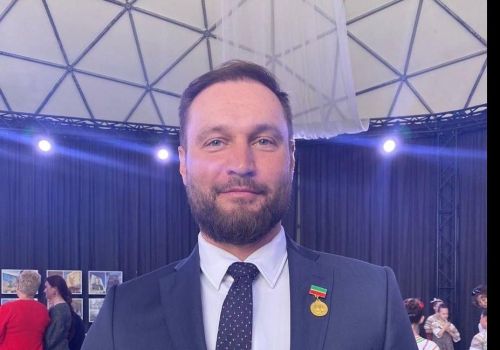 Заместитель гендиректора АО «Аммоний» Юрий Разбежкин награждён нагрудным знаком «За заслуги в образовании»