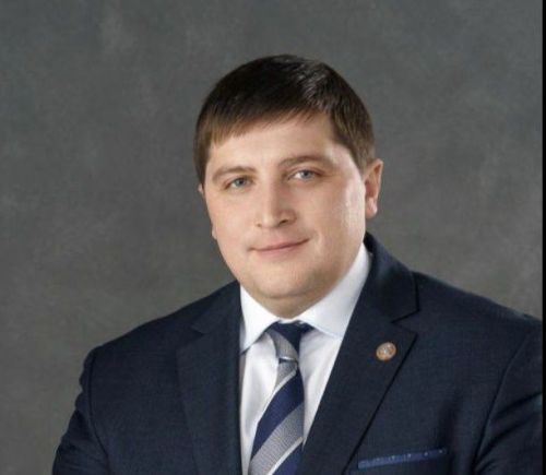 Радмир Беляев поздравил менделеевцев с Днем России