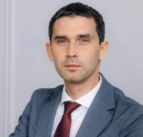 Сегодня день рождения отмечает руководитель Менделеевского района — Роберт Искандаров
