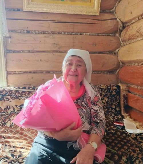 В Камаеве поздравили педагога Асию Мазитову с юбилеем