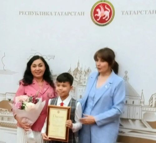 «Арт-студия Дайяна» из Менделеевска получила стипендию Раиса Татарстана