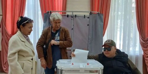 Председатель ТОС «Химик» Альфия Талыпова проголосовала в Менделеевске