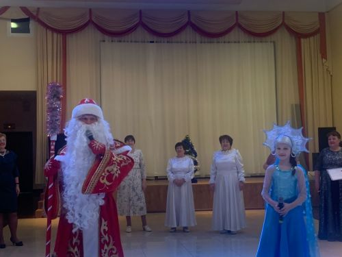 Дамы и кавалеры, почётные гости, подарок главы: как прошёл в Менделеевске бал ветеранов