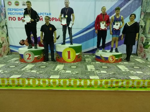 Призовые места в вольной борьбе заняли менделеевцы
