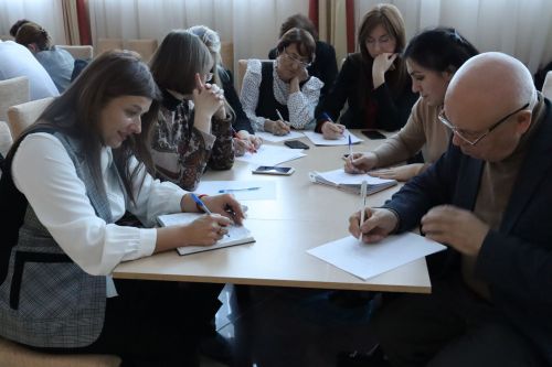 Менделеевскига Татарсанның атказанган укытучысы Диләрә Кәримова автор масстер-классы белән килде