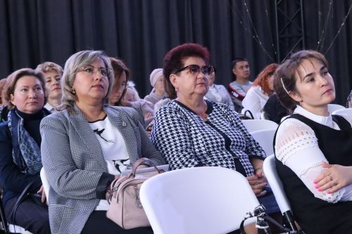 Менделеевлыларга хезмәт законнарындагы яңалыклар, хезмәтне саклау һәм профсоюз эшчәнлеге турында сөйләделәр