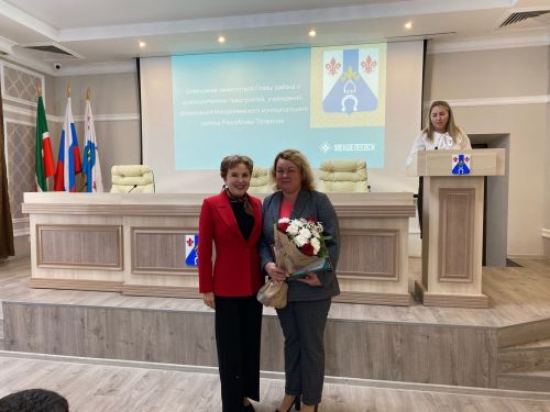 На деловом понедельнике наградили менделеевцев