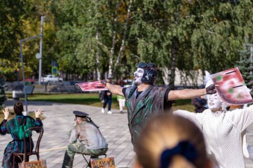 В Менделеевске состоится спектакль для всей семьи «БукаЖка»