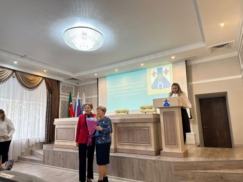 На деловом понедельнике наградили менделеевцев
