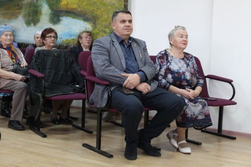 «Поселок» ТИСында көмеш яшьтәге кешеләрне котладылар