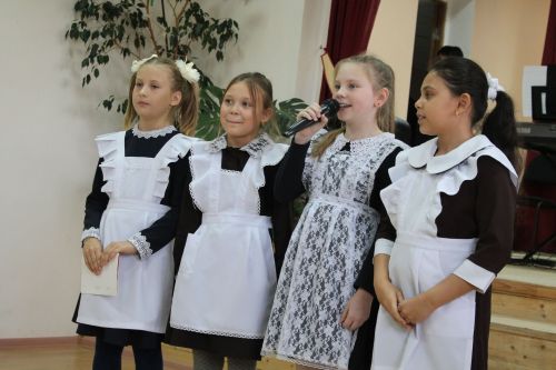 «Поселок» ТИСында көмеш яшьтәге кешеләрне котладылар