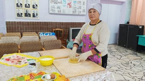 В Тихоновском СДК прошёл мастер-класс по приготовлению домашней лапши