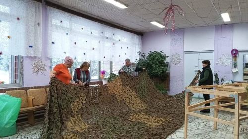 В Тихоновском СДК продолжается плетение сетей для зоны СВО