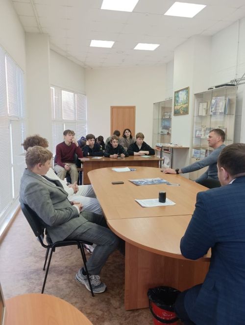 В Ледовом дворце «Айсберг» была проведена образовательная лекция для воспитанников старших учебно — тренировочных групп
