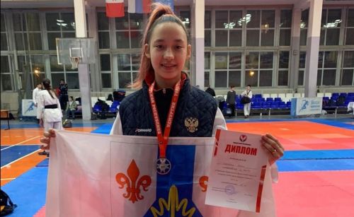Тхэквондистка Карина Кудряшова заняла второе место в Первенстве федерального округа