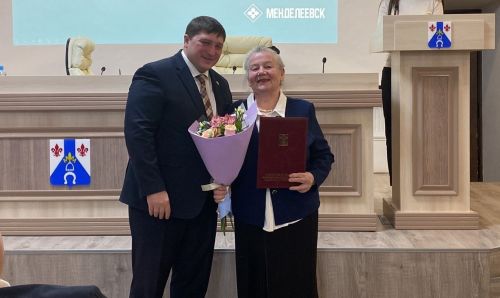 Менделеевскида лаеклыларны бүләкләделәр