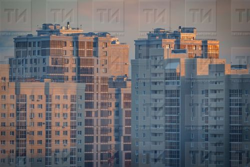 Женщина выпала из окна пятого этажа