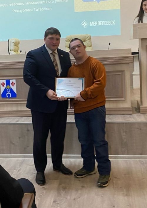 Менделеевскида лаеклыларны бүләкләделәр