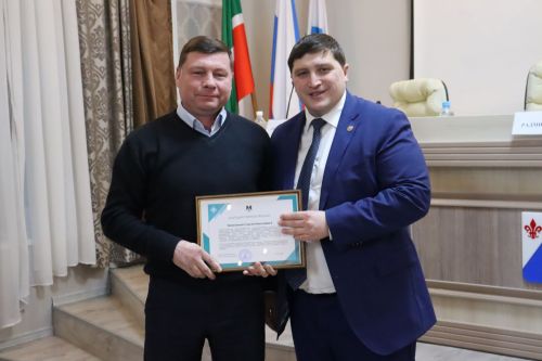 Менделеевскида компанияләрнең җитәкчеләре һәм эшмәкәрләр бүләкләнде