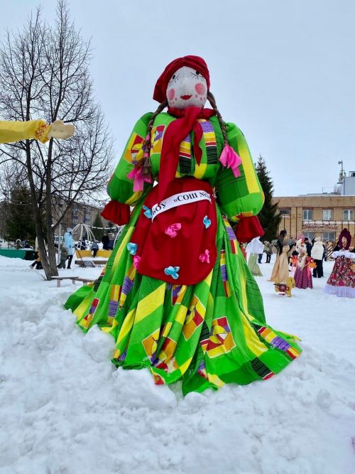 В Менделеевске стали известны победители конкурса чучел «Барыня-Маслёна»