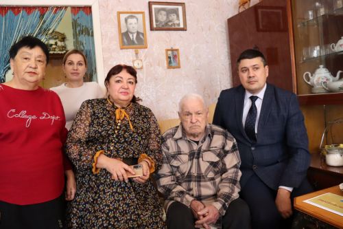 Менделеевлы Иван Колпаков 95 яшен билгеләде