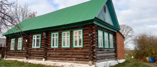 В Менделеевске сельчане решили обновить качели и горки у детсада