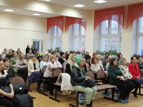 В Менделеевске запущена дополнительная программа для педагогических работников