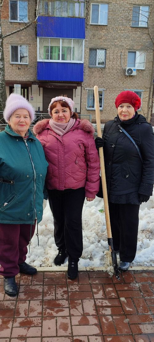 Ветераны и пенсионеры Менделеевска приняли участие в субботнике