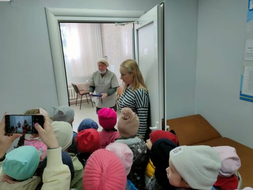 Воспитанники детского сада №12 «Крепыш» с познавательной экскурсией посетили ледовый дворец «Айсберг»