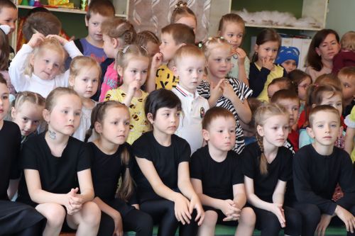 В детском саду Менделеевска прошёл театральный мастер-класс для детей и родителей
