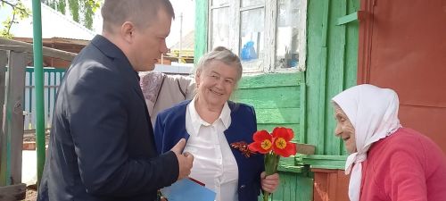 Ветераны тыла Менделеевска принимают поздравления