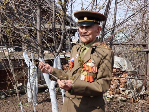 Бөек Ватан сугышында катнашучы Зәйнак Әһлиев 96 яшен билгеләде