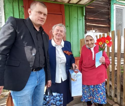 Ветераны тыла Менделеевска принимают поздравления